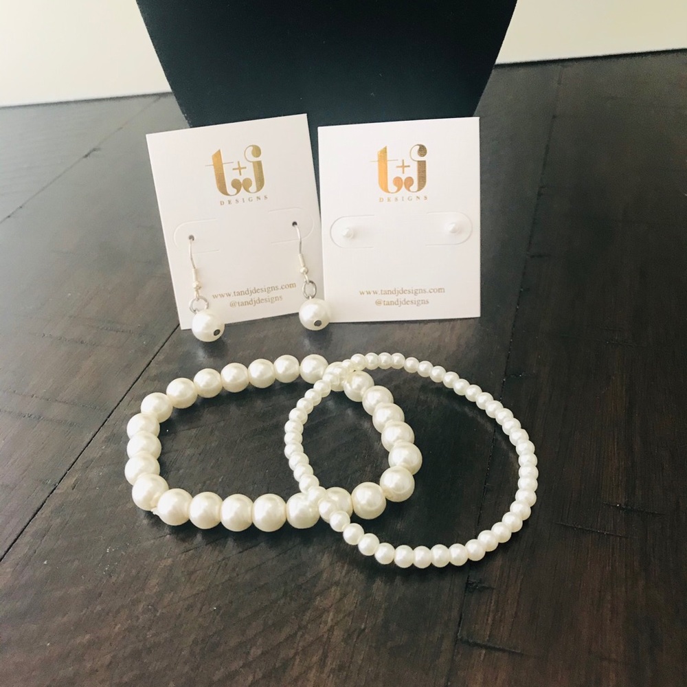 Pearl Bracelet & Earring sets